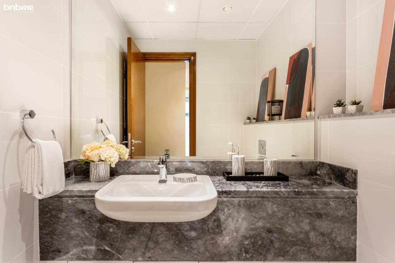 Bnbmehomes - Luxury 2B Apt - Al Habtoor - Amna Tower - 5044 Dubai Dış mekan fotoğraf